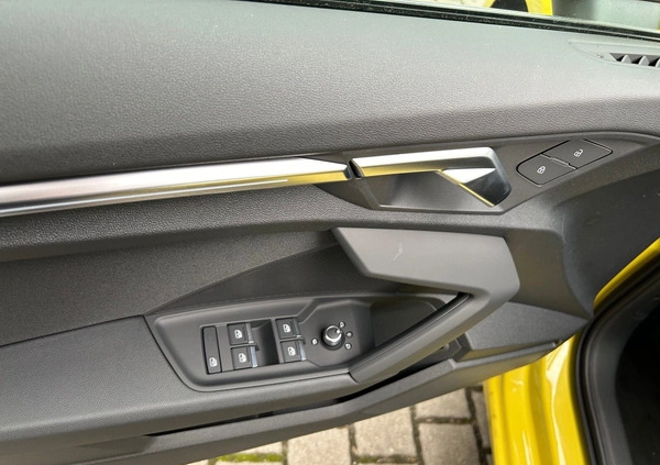Audi A3 cena 121900 przebieg: 12512, rok produkcji 2023 z Toruń małe 254